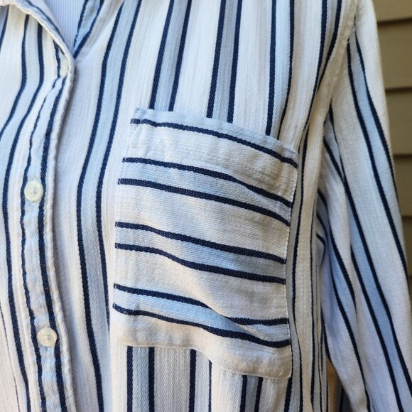 Liz Claiborne Striped Button-Up Blouse White Blue Pocket Square Cotton Blend - Picture 5 of 16